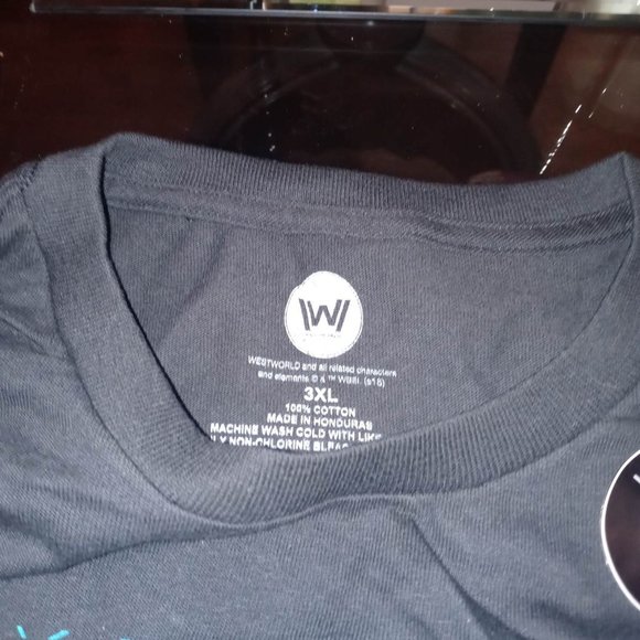 Men's Black Westworld Drone Graphic Loot Crate Exclusive Tee T-Shirt NWOT - Picture 2 of 2